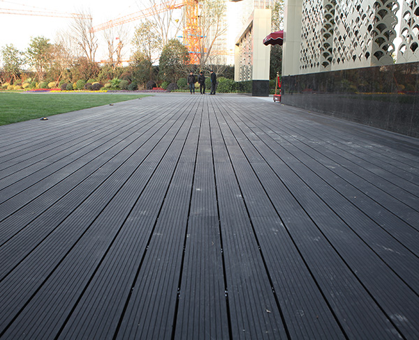 戶外瓷態(tài)竹地板有什么優(yōu)勢