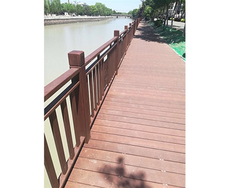 戶外竹木護(hù)欄